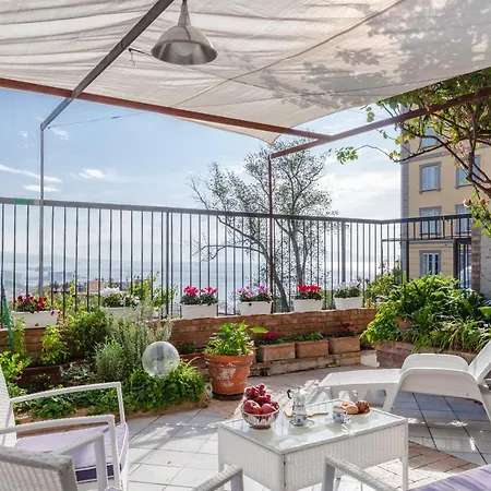Casa Rosa - Sea View & Terrace Apartment Naples